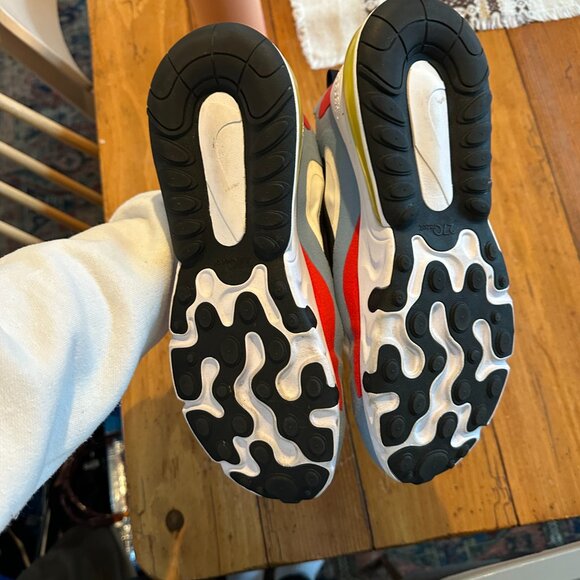 Nike Air Max 270 React Bauhaus - Picture 3 of 4